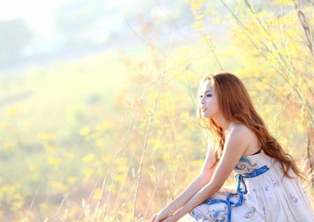 Jenny Phương bên cánh đồng