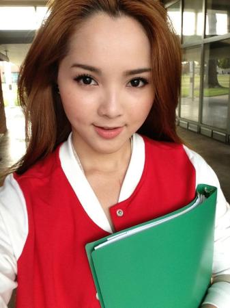 Jenny Phương đi học
