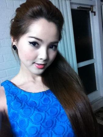 Jenny Phương đầm xanh